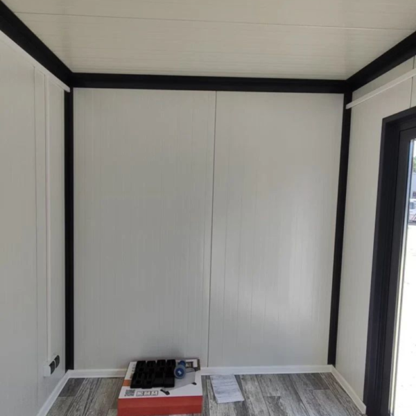 Module bureau préfabriqué 4 x 2,5 m Module bureau préfabriqué 4 x 2,5 m